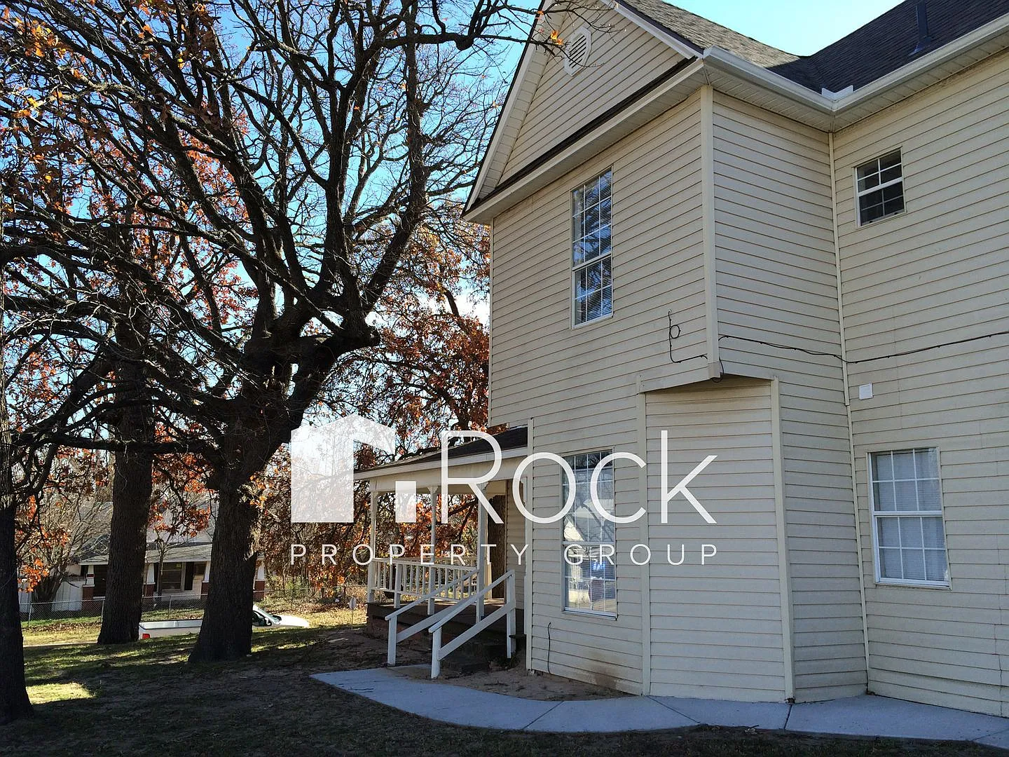 328 N. Philadelphia Avenue — Photo 2