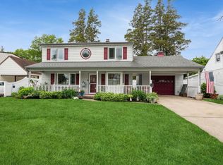 32 Peony Rd, Levittown, NY 11756