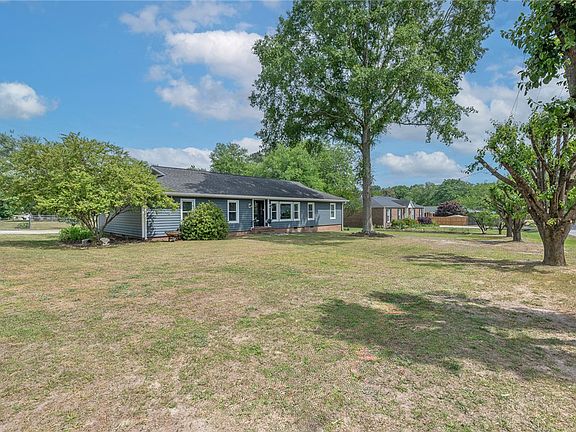 2nd image of 504 Cunningham Rd
