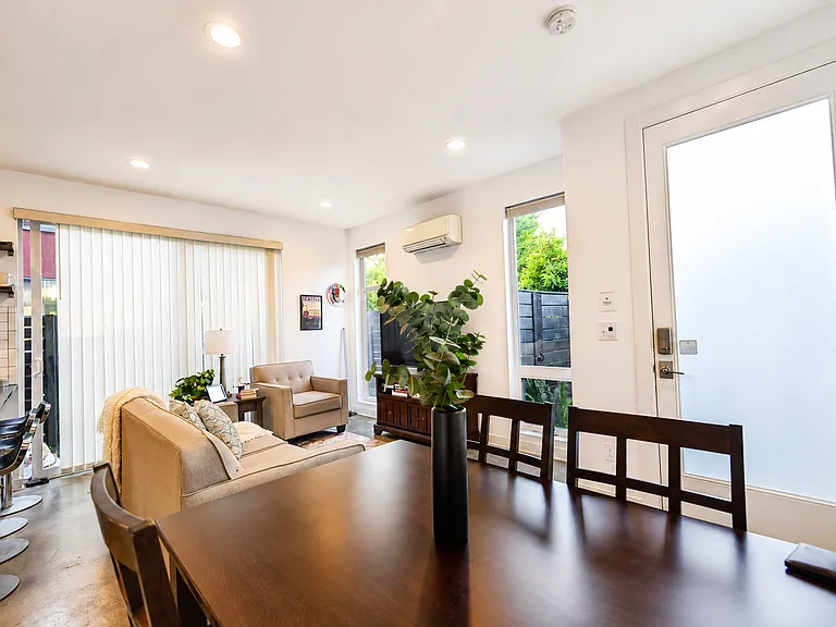803 S Cloverdale St #803 — Photo 34