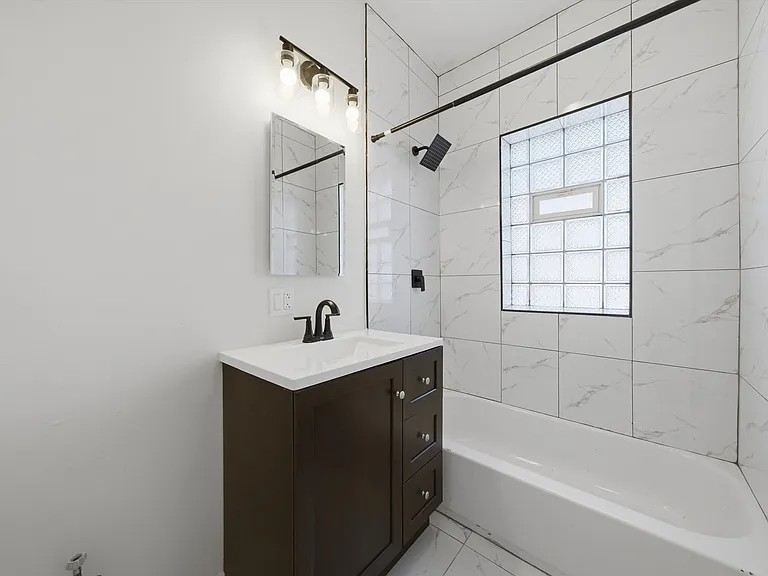 4957 W Superior St #2 — Photo 7
