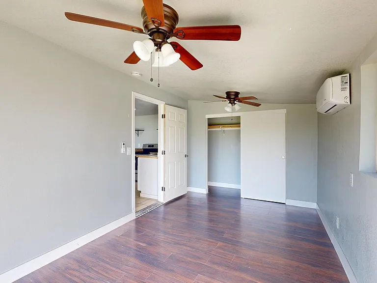 1614 Clinton Rd #B — Photo 2