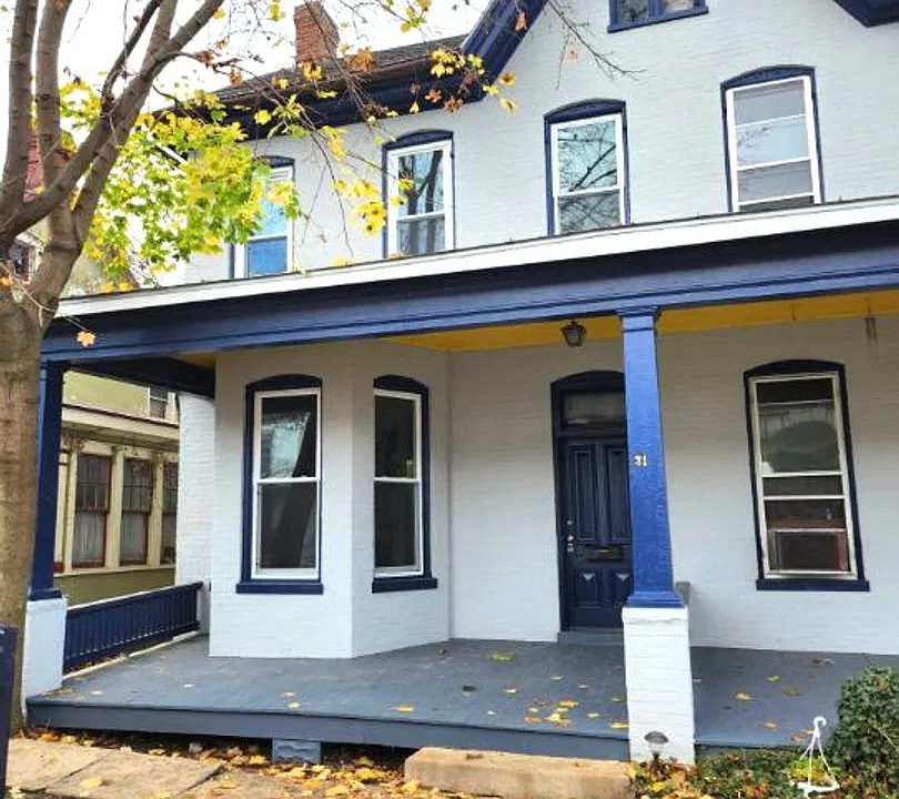31 E North Ave