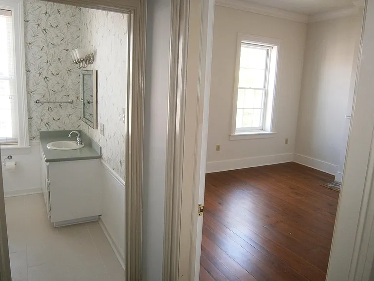 107 W Taylor St — Photo 25