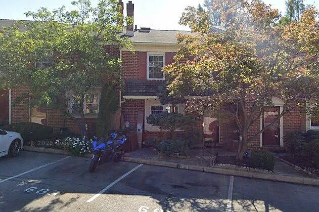 683 Coates — Photo 3