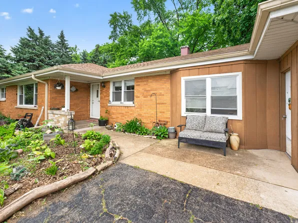 7307 W College Dr, Palos Heights, IL 60463