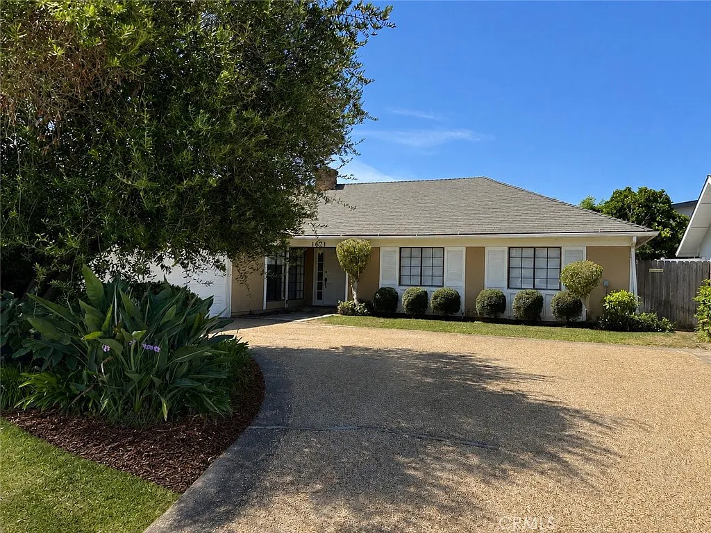 3 bed, 1875 sqft, $9,500 — Photo 1