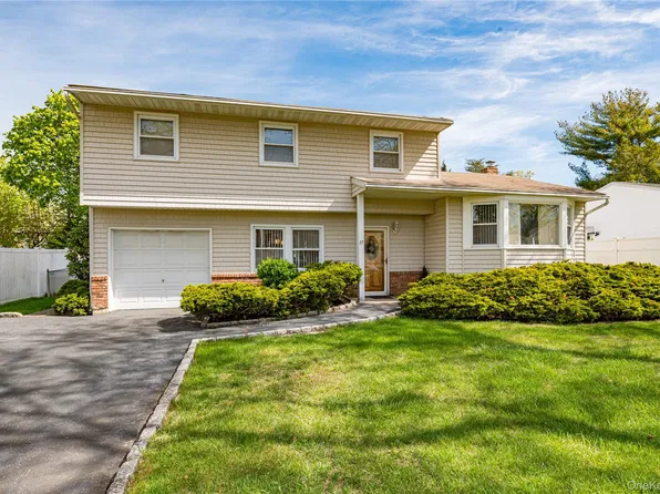 17 Wentworth Drive, Dix Hills, NY 11746