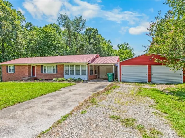 4994 Hampton Rd, Clemmons, NC 27012