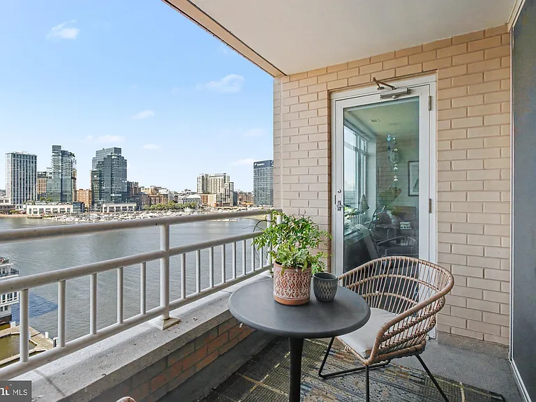 100 Harborview Dr #1001 — Photo 40
