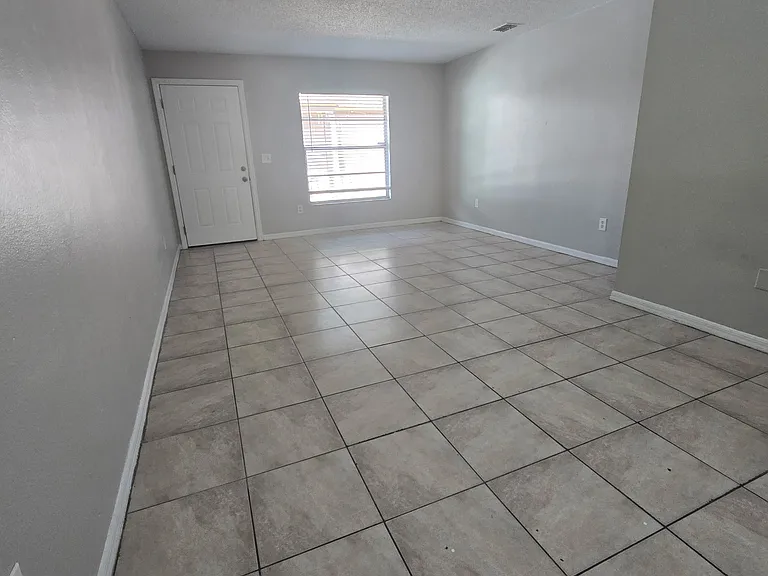 2212 Florida Dr #2 — Photo 2