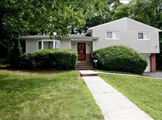 2 Chatham Rd, New Rochelle, NY 10804