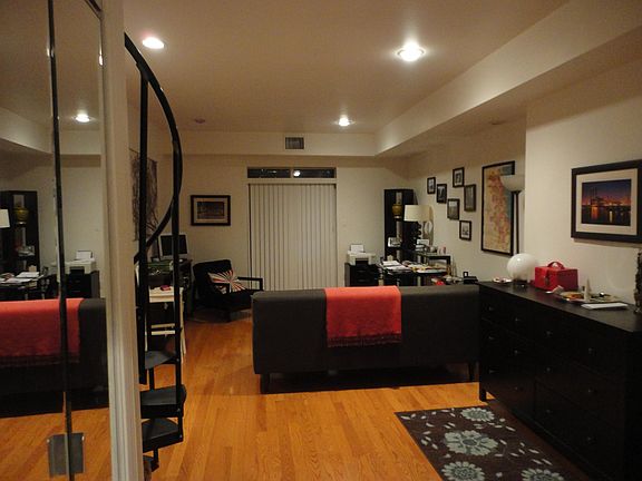3rd image of 1824 Green St #10