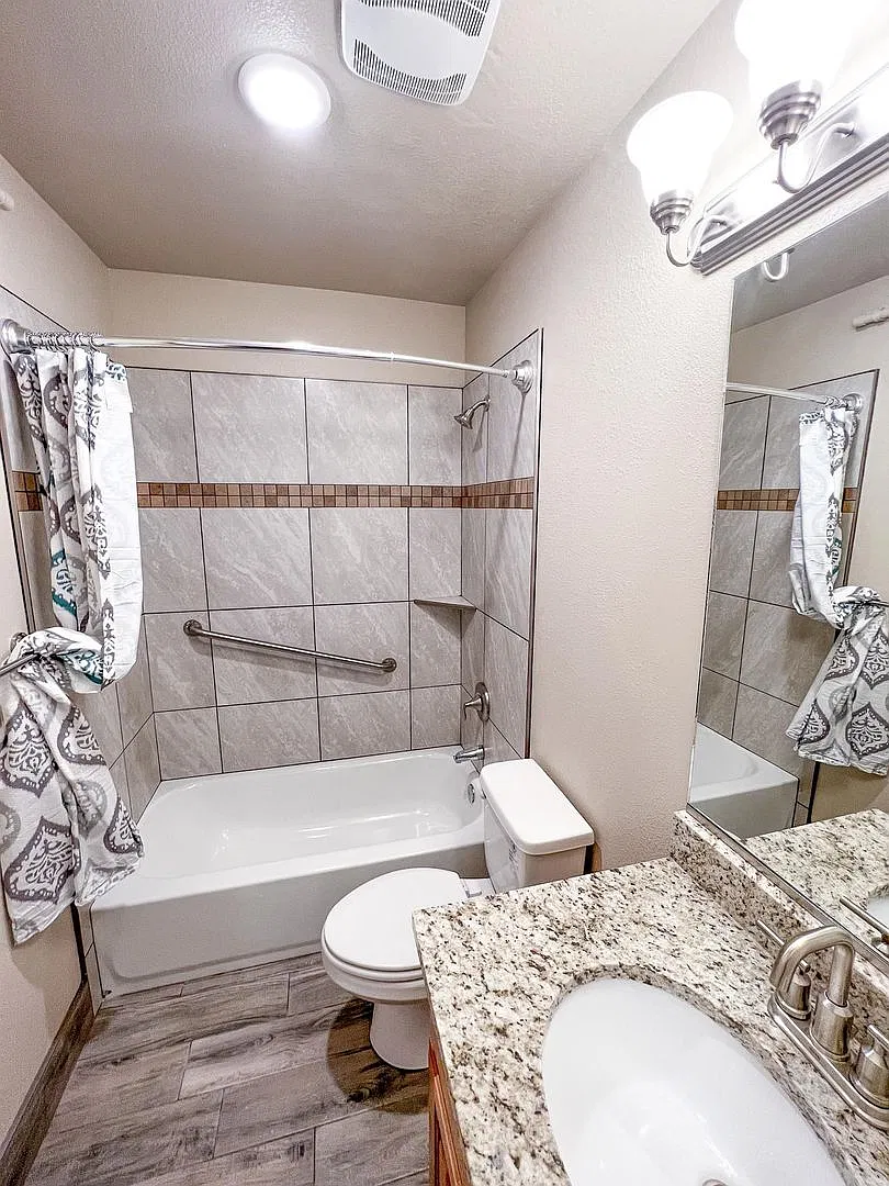 S105 2 Bed 1 Bath in Hildale *utilities included* — Photo 4