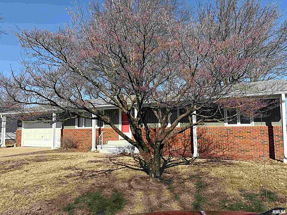 2nd image of 612 Hall Dr