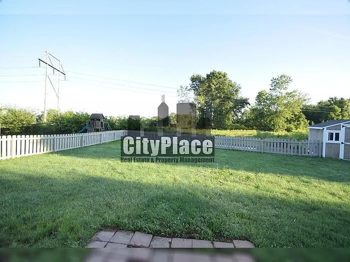 4440 Valley Trace Dr — Photo 4