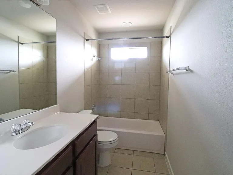 5301 Ingersoll Ln — Photo 12