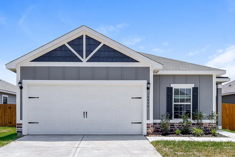 4 bed, 2.0 bath, 1793 sqft, $1,930 — Photo 1