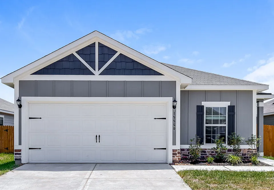 15550 Caramel Springs Dr