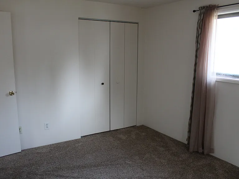 4615 Maplewood Ct — Photo 15