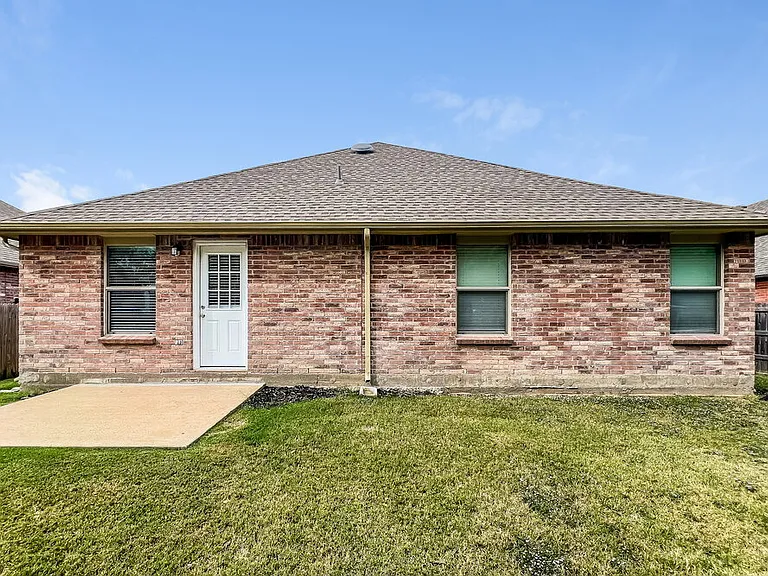 536 Laurel Ln — Photo 16
