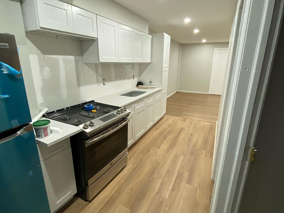 1st image of 492 McLean Ave #1B