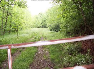 952 Gates Line Rd, Buffalo, WV 25123