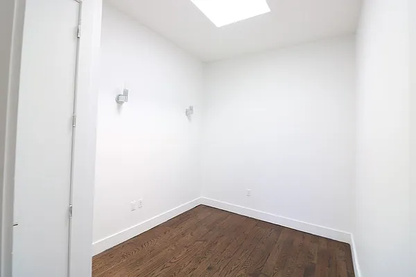Rented by Nooklyn NYC LLC | media 48
