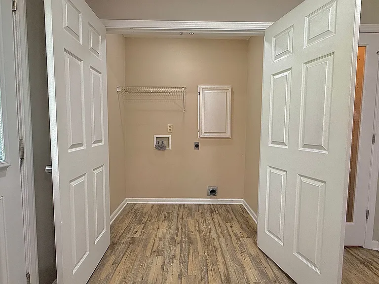 337 NE Sheila Dr — Photo 14
