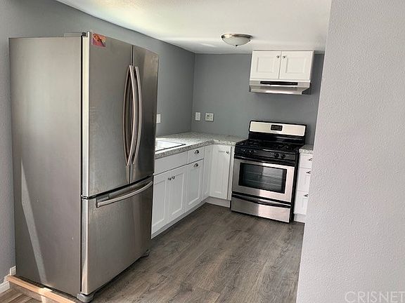 3rd image of 14939 Wyandotte St