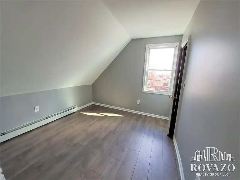 294 S 7th St #2A — Photo 5