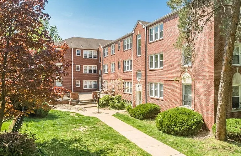 7506 Cromwell Dr #1S — Photo 1