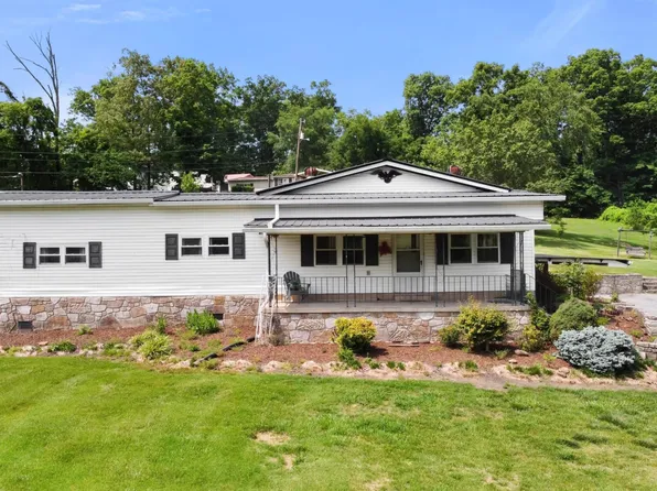 7717 Rosie Ln, Strawberry Plains, TN 37871