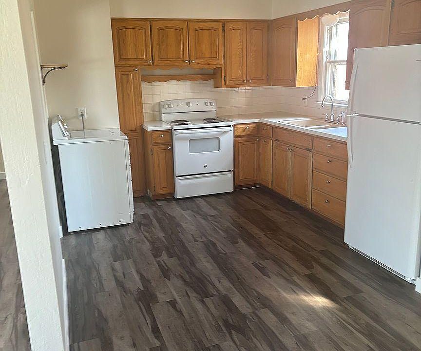 1st image of 810 28th Ave