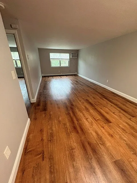 1 bed, 725 sqft, $1,750 — Photo 4