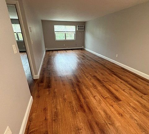 4th image of 290A Berlin St #12