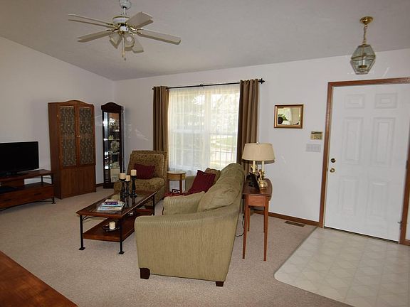 2nd image of 280 Springwood Ln