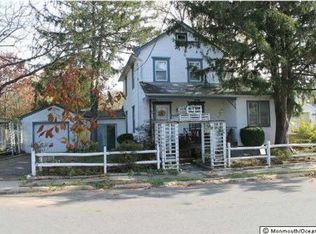 8 Washington St, Freehold, NJ 07728