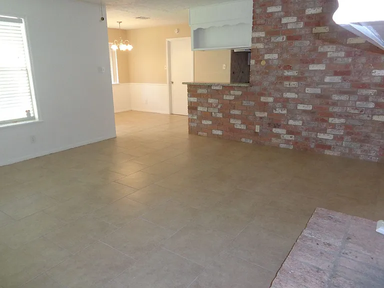 2735 Manila Ln — Photo 15