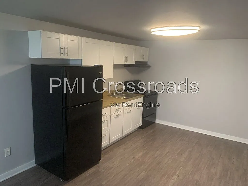 National Road Apartments — Photo 3