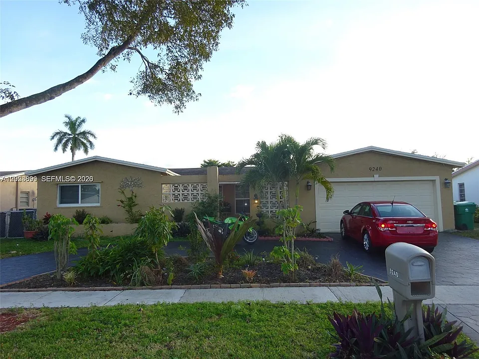 9240 SW 56th St