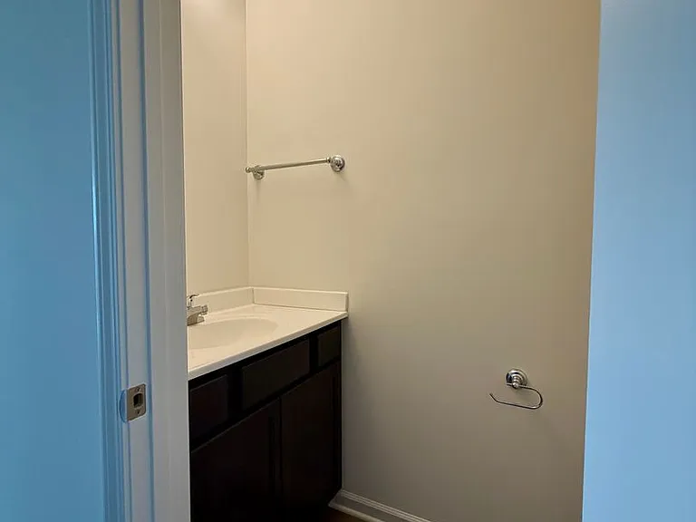 836 Halford Pl — Photo 9