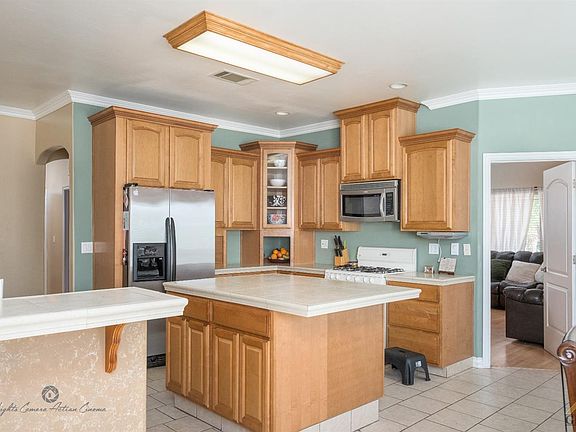 5th image of 2720 Fountain Dr