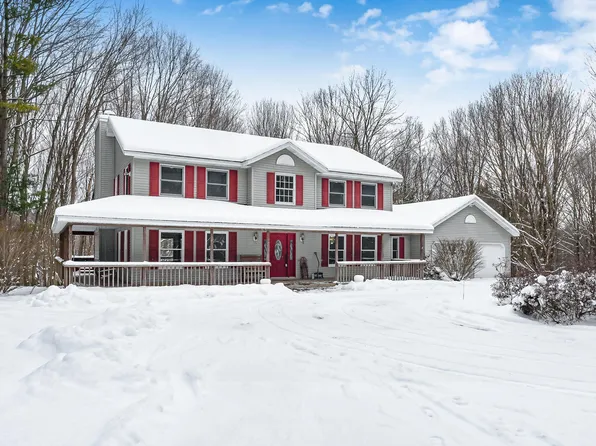 6296 N 37th St, Richland, MI 49083