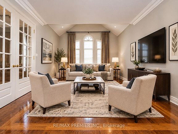 5th image of 27 Gaydon Ave