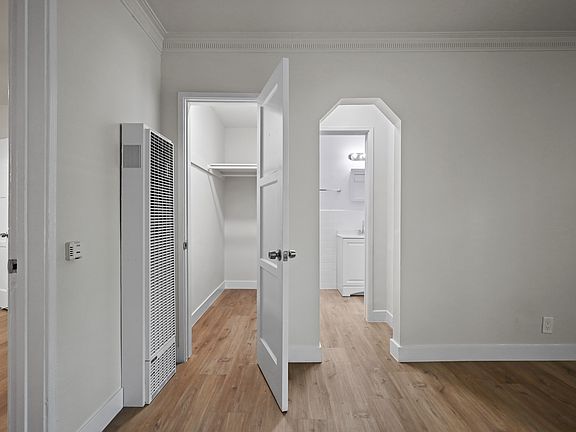 4th image of 1645 Courtney Ave APT 3