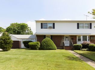 400 Sherbourne Rd, Valley Stream, NY 11580