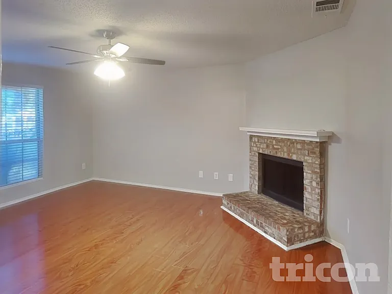 7422 Amber Dr — Photo 4
