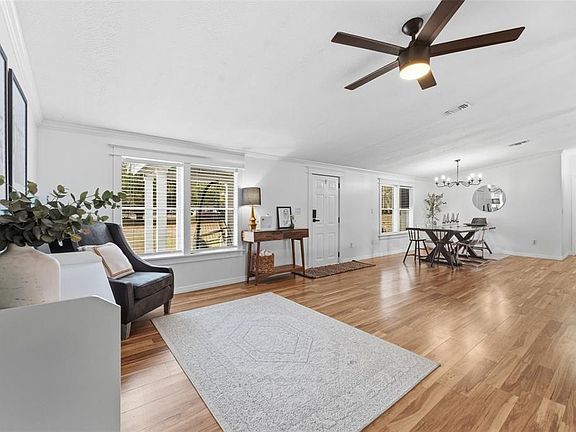 5th image of 11040 Browning Rd