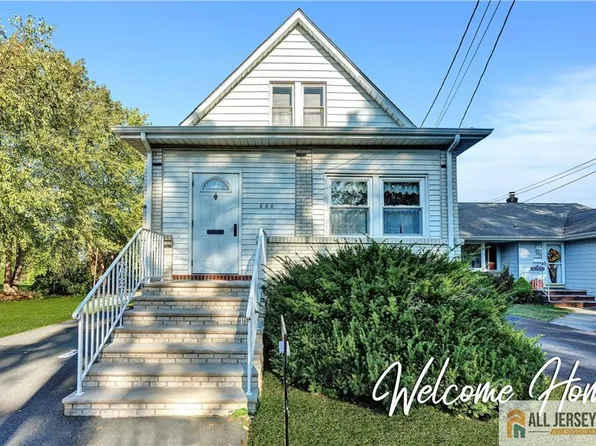 660 Leone St, Woodbridge, NJ 07095